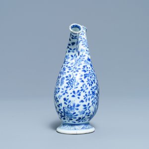A Chinese blue and white two-spouted oil and vinegar bottle, Kangxi — photo 5