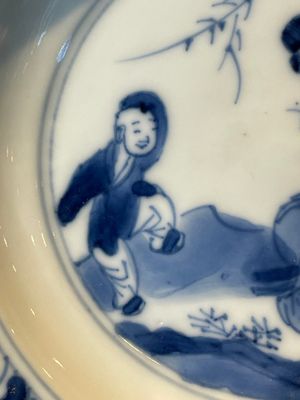 A Chinese blue and white vase, a covered bowl and six saucers, Chenghua and artemisia leaf mark, Kangxi — photo 45