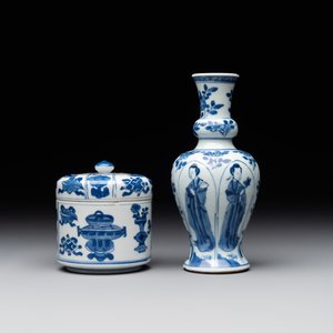 A Chinese blue and white vase, a covered bowl and six saucers, Chenghua and artemisia leaf mark, Kangxi — photo 6