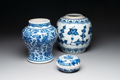 A Chinese blue and white vase, a jar and a covered box, Kangxi