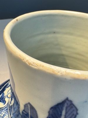 A Chinese blue and white vase and a vessel, 19th C. — photo 21