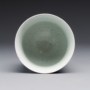 A Chinese blue and white vase and a vessel, 19th C. — photo 12