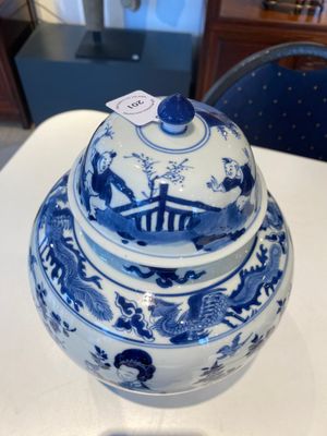 A Chinese blue and white vase and cover with ladies in a garden, Chenghua mark, Kangxi — photo 4
