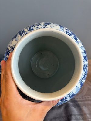 A Chinese blue and white vase and cover with landscapes and flowers, Kangxi — photo 12