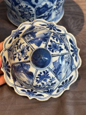 A Chinese blue and white vase and cover with landscapes and flowers, Kangxi — photo 5