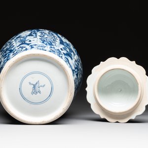 A Chinese blue and white vase and cover with landscapes and flowers, Kangxi — photo 6