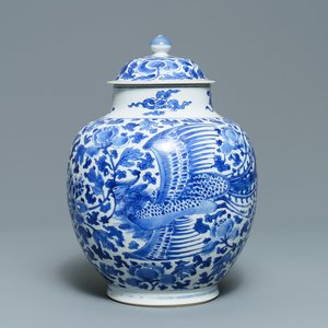 A Chinese blue and white vase and cover with phoenixes, Kangxi — photo 1