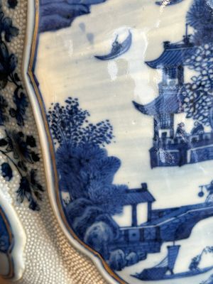 A Chinese blue and white vase depicting the Pearl River and the Whampoa Pagoda, Qianlong mark and of the period — 照片 15
