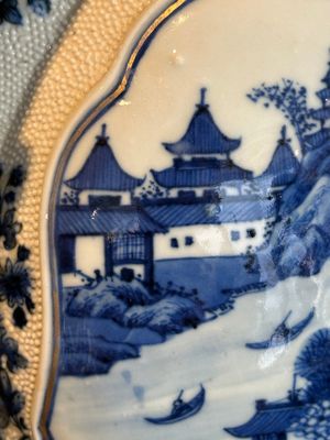 A Chinese blue and white vase depicting the Pearl River and the Whampoa Pagoda, Qianlong mark and of the period — 照片 17
