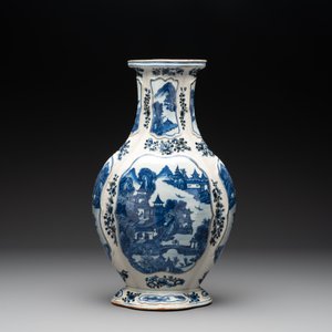 A Chinese blue and white vase depicting the Pearl River and the Whampoa Pagoda, Qianlong mark and of the period — 照片 2