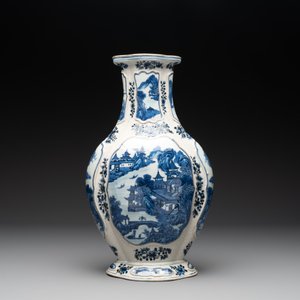 A Chinese blue and white vase depicting the Pearl River and the Whampoa Pagoda, Qianlong mark and of the period — 照片 4
