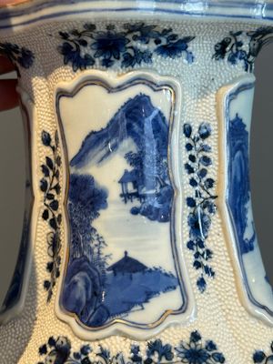 A Chinese blue and white vase depicting the Pearl River and the Whampoa Pagoda, Qianlong mark and of the period — photo 8