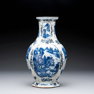 A Chinese blue and white vase depicting the Pearl River and the Whampoa Pagoda, Qianlong mark and of the period — photo 1