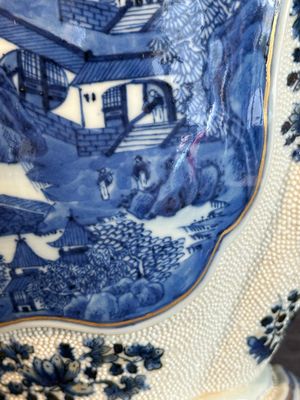 A Chinese blue and white vase depicting the Pearl River and the Whampoa Pagoda, Qianlong mark and of the period — photo 13