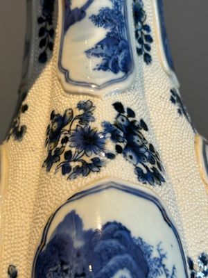 A Chinese blue and white vase depicting the Pearl River and the Whampoa Pagoda, Qianlong mark and of the period — photo 19