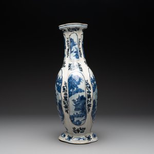 A Chinese blue and white vase depicting the Pearl River and the Whampoa Pagoda, Qianlong mark and of the period — photo 3