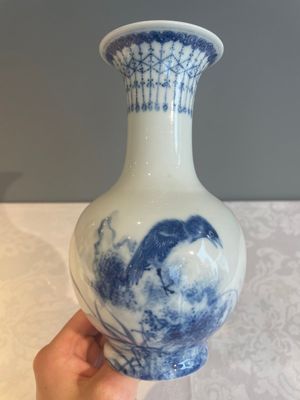 A Chinese blue and white vase in the style of Wang Bu, Yongzheng mark, 20th C. — 照片 1