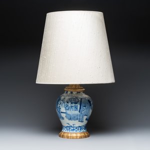 A Chinese blue and white vase mounted as lamp — foto 1