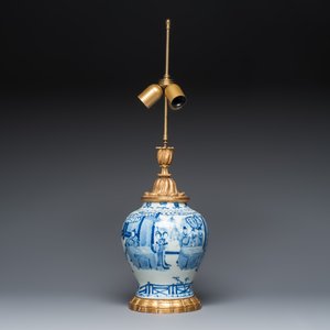 A Chinese blue and white vase mounted as lamp — foto 2