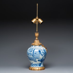 A Chinese blue and white vase mounted as lamp — foto 3