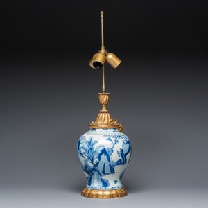 A Chinese blue and white vase mounted as lamp — foto 4