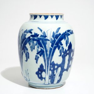 A Chinese blue and white vase with a qilin, Shunzhi, Transitional period — photo 3