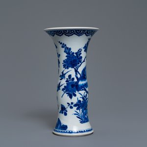 A Chinese blue and white vase with birds among flowers, Kangxi — photo 4