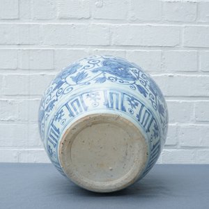 A Chinese blue and white vase with Buddhist lions and peonies, Ming, Wanli — photo 11