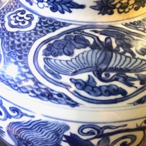 A Chinese blue and white vase with Buddhist lions and peonies, Ming, Wanli — photo 14