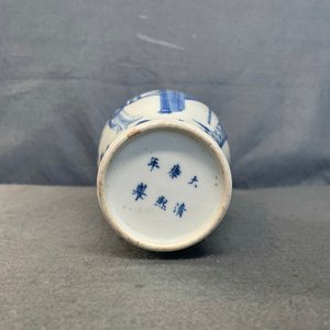 A Chinese blue and white vase with elephant handles, Kangxi mark and of the period — photo 20