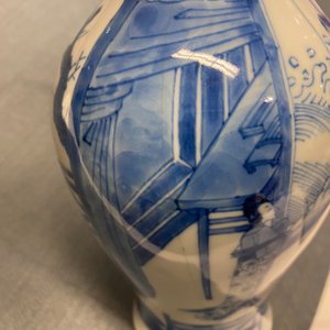 A Chinese blue and white vase with elephant handles, Kangxi mark and of the period — photo 9