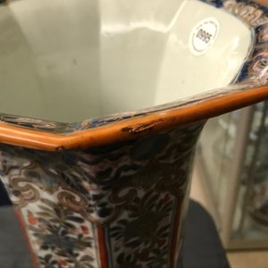 A Chinese blue and white vase with European clobbered decoration, Kangxi — 照片 17