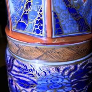 A Chinese blue and white vase with European clobbered decoration, Kangxi — 照片 19