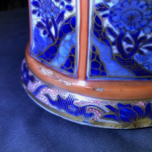 A Chinese blue and white vase with European clobbered decoration, Kangxi — 照片 22