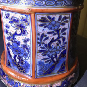 A Chinese blue and white vase with European clobbered decoration, Kangxi — 照片 25
