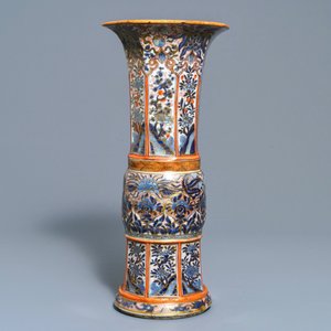 A Chinese blue and white vase with European clobbered decoration, Kangxi — 照片 4