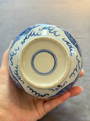 A Chinese blue and white vase with floral design, 19th C. — foto 6