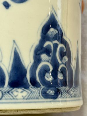 A Chinese blue and white vase with floral design, Kangxi — foto 8