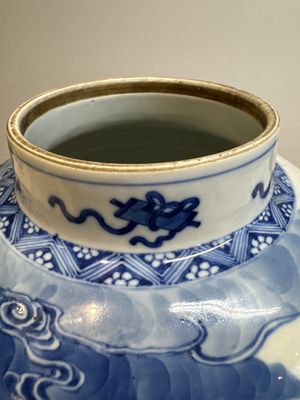 A Chinese blue and white vase with narrative design, 19th C. — foto 14