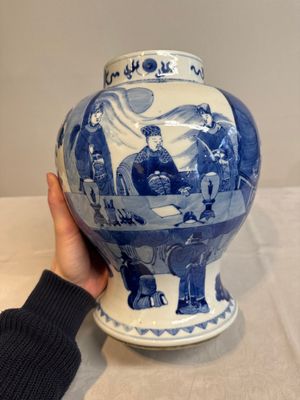 A Chinese blue and white vase with narrative design, 19th C. — foto 2