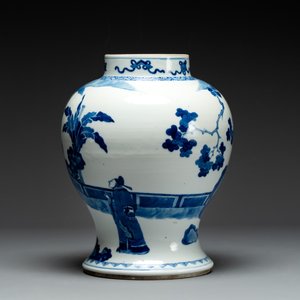 A Chinese blue and white vase with narrative design, 19th C. — foto 3