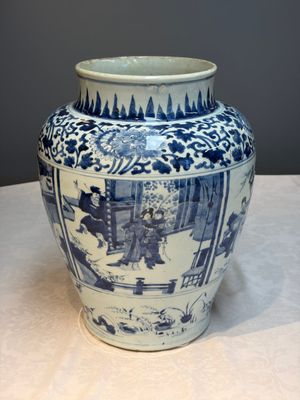 A Chinese blue and white vase with narrative design, Kangxi — photo 1