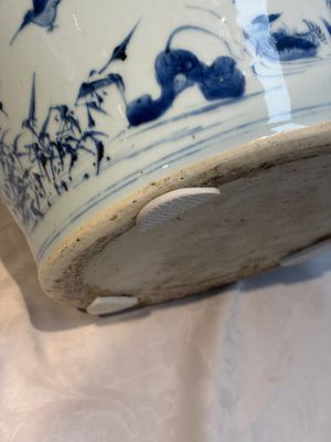 A Chinese blue and white vase with narrative design, Kangxi — photo 14