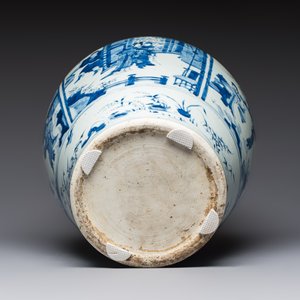 A Chinese blue and white vase with narrative design, Kangxi — photo 6