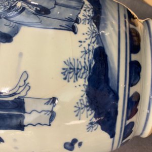 A Chinese blue and white vase with narrative design on wooden stand, Transitional period — photo 25