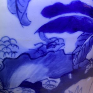 A Chinese blue and white vase with narrative design on wooden stand, Transitional period — photo 10