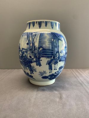 A Chinese blue and white vase with narrative design, Transitional period — photo 1