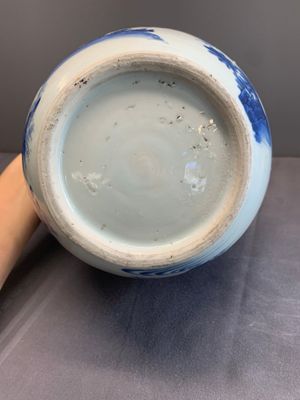 A Chinese blue and white vase with narrative design, Transitional period — photo 6