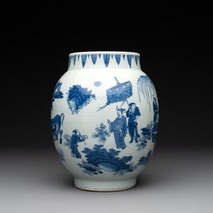 A Chinese blue and white vase with narrative design, Transitional period — photo 1