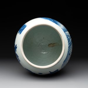 A Chinese blue and white vase with narrative design, Transitional period — photo 5